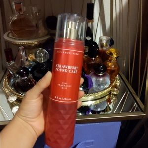 Strawberry Poundcake